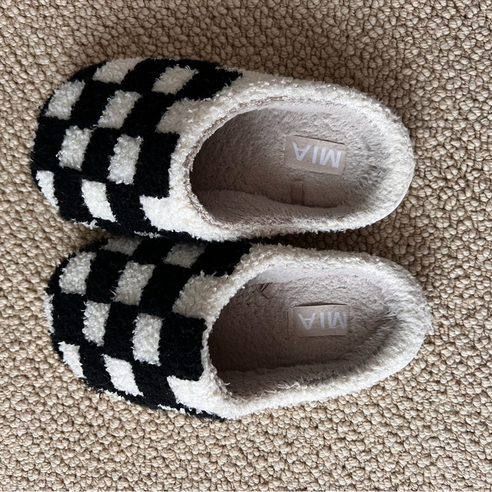 MIA Black and White Checkered Slippers